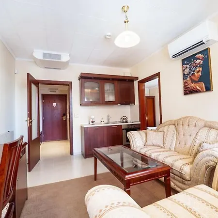 Lift Delight Apartment